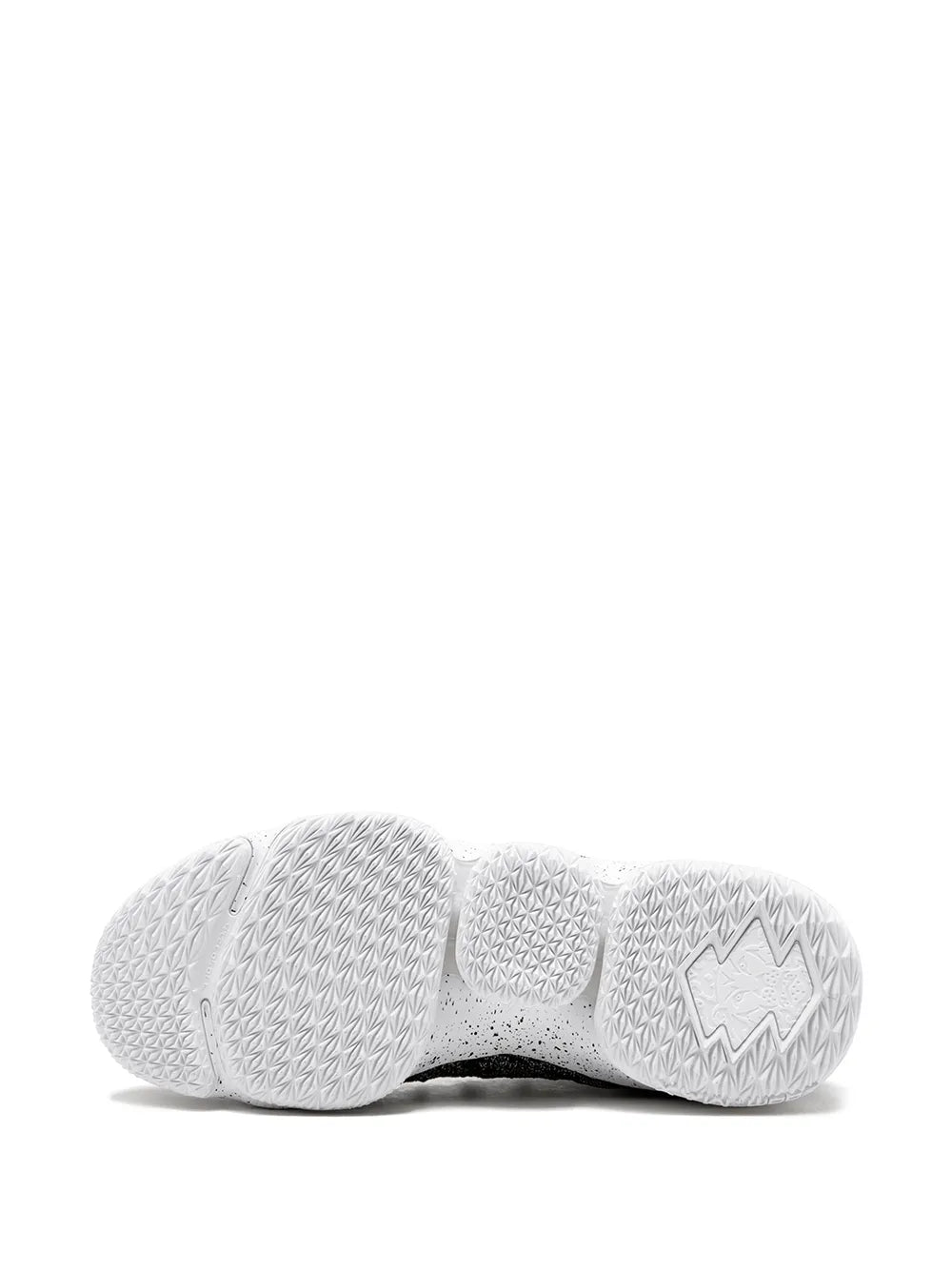 Nike Lebron Xv Sneakers