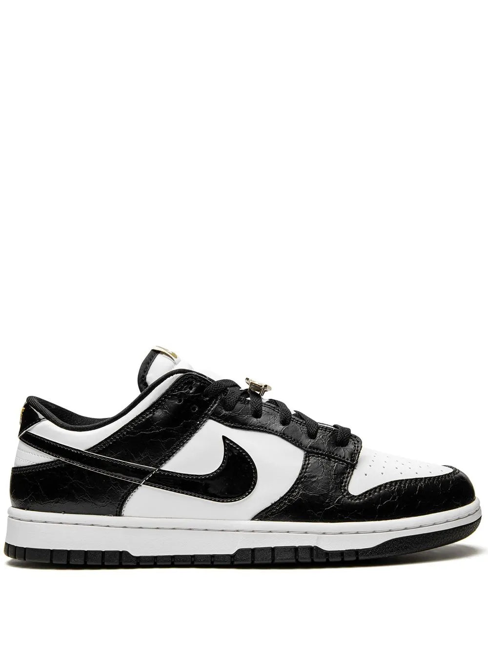 Nike Dunk Low World Cham - Black White Sneakers