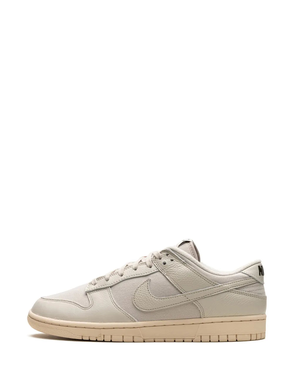 Nike Dunk Low Light Orewood Brown Sneakers