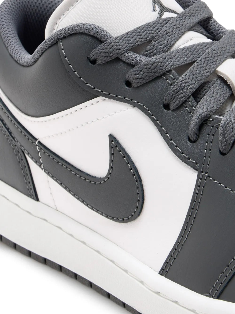 Nike Low-Top Sneakers