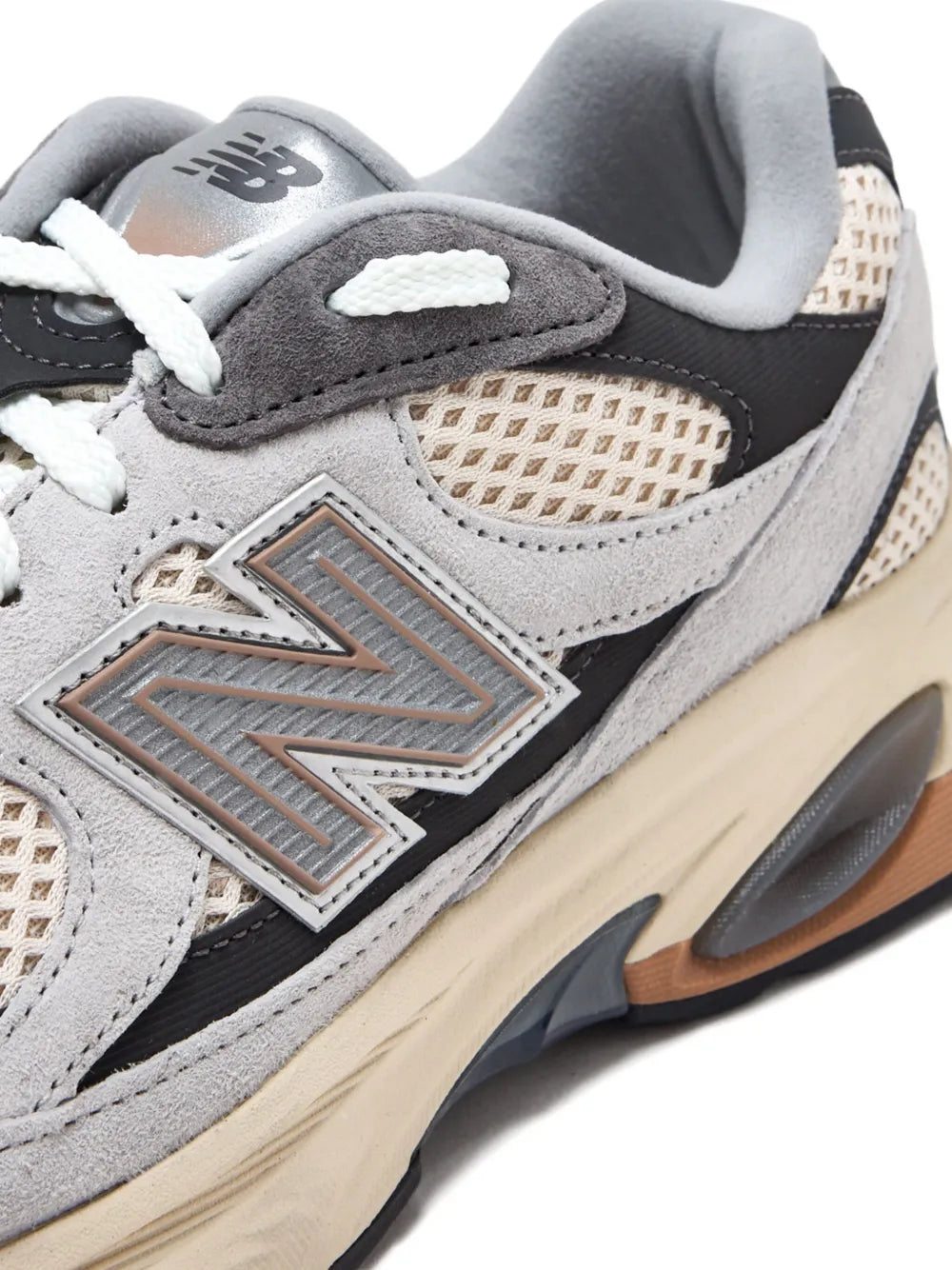 New Balance 2010 Panelled Low-Top Sneakers