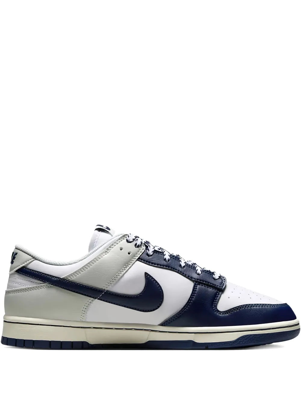 Nike Dunk Low New York Yankees Sneakers